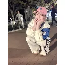 朔間 まりな