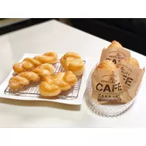 華