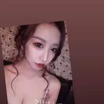 由依