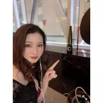 足立 はな