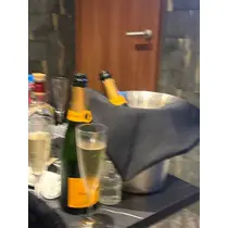にいな