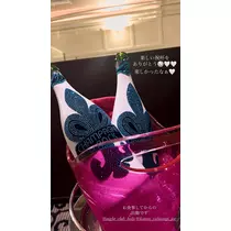 由依