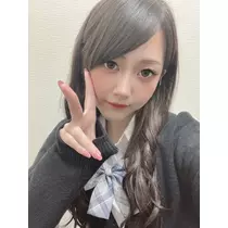 黒服みい
