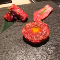 愛咲 まみ
