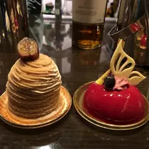 華