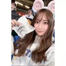 朔間 まりな