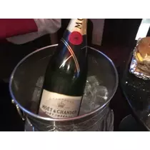一咲 エム
