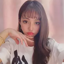 ニナ