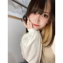 黒服みい