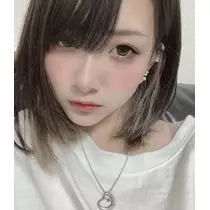 黒服みい