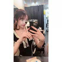 由依