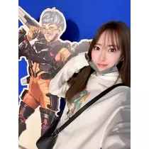 朔間 まりな