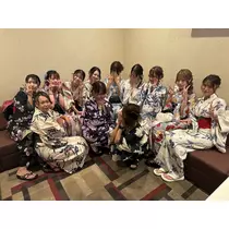 黒服みい