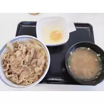 エミ （スタッフ）