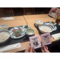 ティラノまな