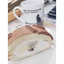 エミ （スタッフ）