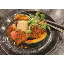 愛羽 仁美