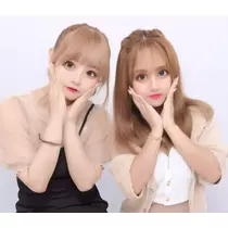 ニナ