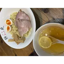 みさ