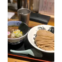 華
