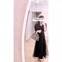 由依