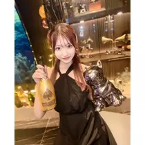 美波 ななみ
