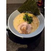 エミ (スタッフ)