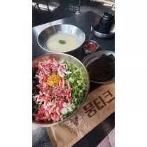 ティラノまな