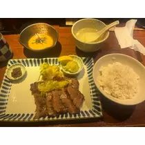 三鷹 真綺