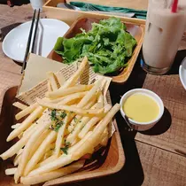 愛羽 仁美