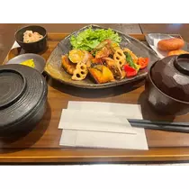 佐野 エマ