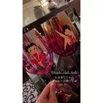 由依