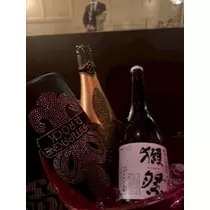 由依