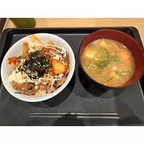 エミ （スタッフ）