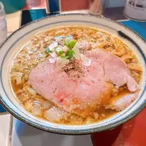 小川 真央
