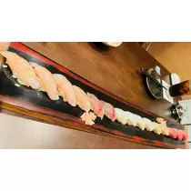 愛羽 仁美