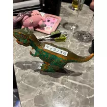ティラノまな