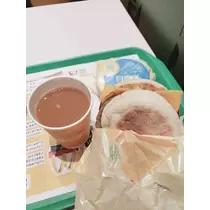 エミ （スタッフ）