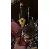 由依