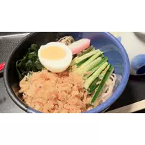 愛羽 仁美