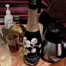 愛羽 仁美
