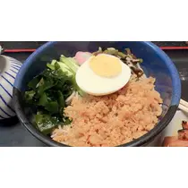 愛羽 仁美