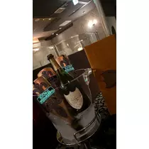 由依