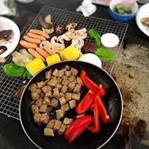 愛羽 仁美