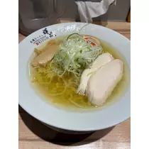 泉 りさ