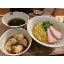 あいな