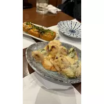 ティラノまな