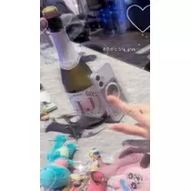 ティラノまな