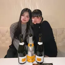 めい