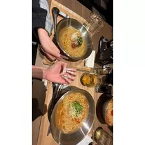 佐野 エマ